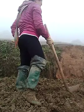 LingLing002 online show from February 19, 1:45 am