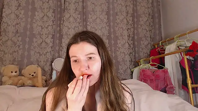 RileySteeele online show from March 9, 3:27 pm