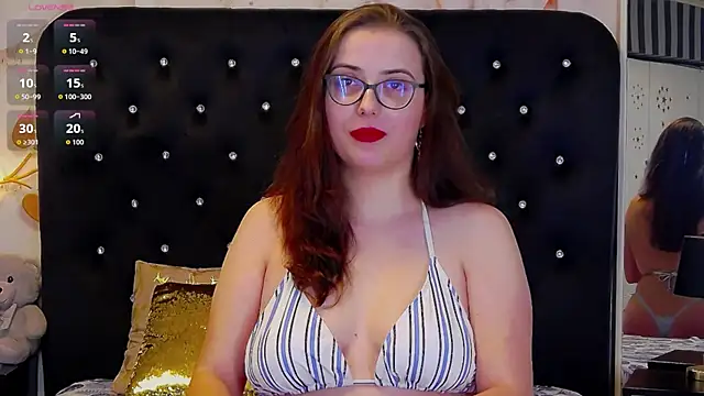 JulieAnnX online show from February 23, 4:43 am