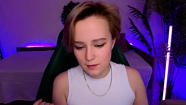 Ellie Heavenly online show from January 14, 8:09 am