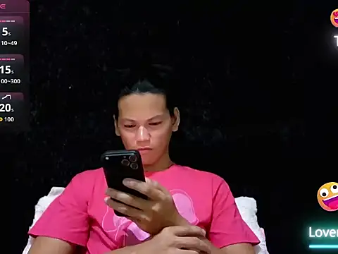 Snapshot of HugeAgatha chatting on June 2, 2:19 pm HugeAgatha online show from June 2, 2:19 pm