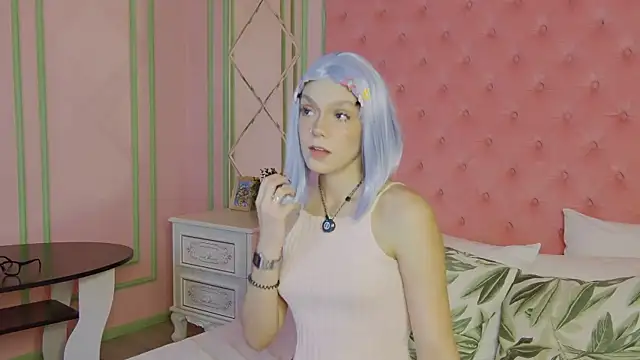 AvaLarson online show from March 1, 1:13 pm