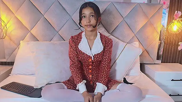 Real virgin Pussy online show from February 25, 7:23 pm