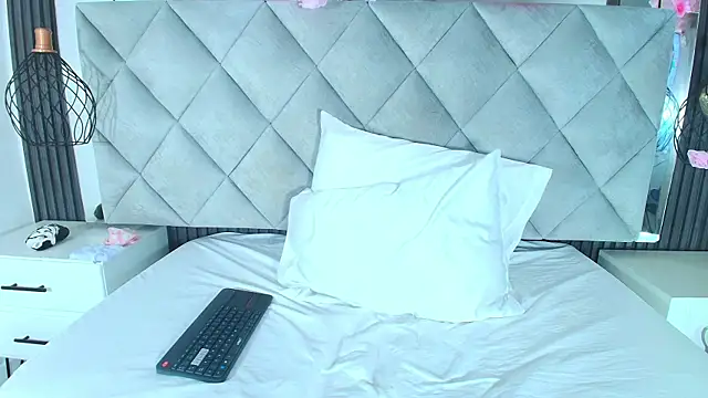Real virgin Pussy online show from June 3, 1:36 pm
