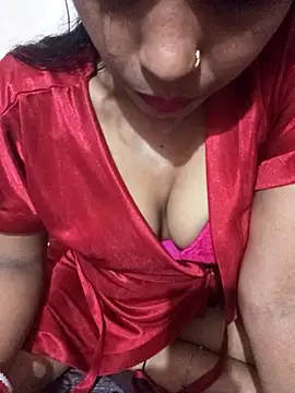 Snapshot of Dropati35 chatting on July 15, 5:40 pm Dropati35 online show from July 15, 5:40 pm