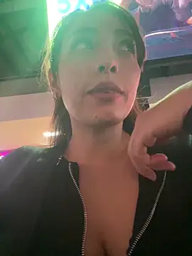 Snapshot of anny_bianchy chatting on February 15, 11:34 pm anny bianchy online show from February 15, 11:34 pm