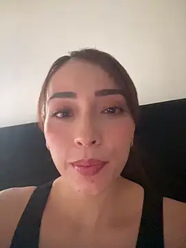 Snapshot of anny_bianchy chatting on February 24, 8:29 pm anny bianchy online show from February 24, 8:29 pm