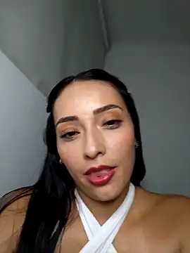 Snapshot of anny_bianchy chatting on March 13, 12:06 am anny bianchy online show from March 13, 12:06 am