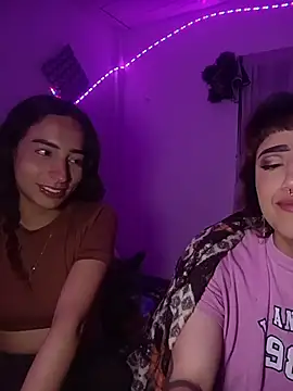 AlexxaAndRileyy online show from June 5, 5:25 am