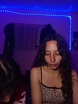 AlexxaAndRileyy online show from June 11, 3:48 am