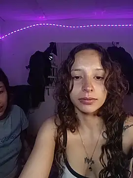 AlexxaAndRileyy online show from June 29, 4:18 pm