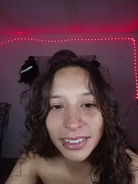 AlexxaAndRileyy online show from July 3, 6:36 pm
