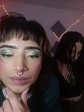 AlexxaAndRileyy online show from July 18, 12:37 am