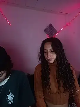 AlexxaAndRileyy online show from July 19, 3:43 am