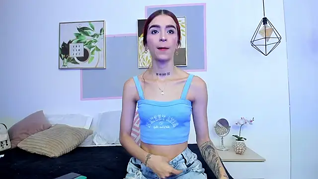 Snapshot of april_jones05 chatting on January 19, 11:47 am april jones05 online show from January 19, 11:47 am