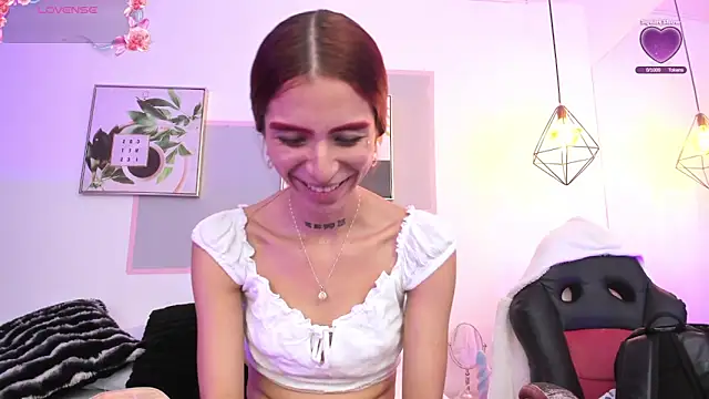 Snapshot of april_jones05 chatting on March 3, 12:00 pm april jones05 online show from March 3, 12:00 pm