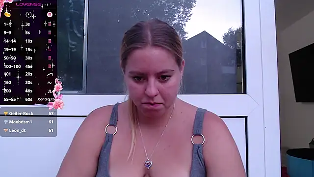 Mia lou05 online show from July 12, 7:49 pm
