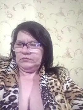 NysiOlsen online show from May 6, 6:24 pm