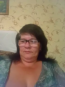 NysiOlsen online show from July 8, 2:10 pm