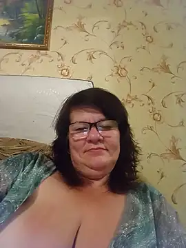 NysiOlsen online show from July 29, 8:51 pm