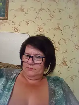 NysiOlsen online show from August 3, 4:00 pm