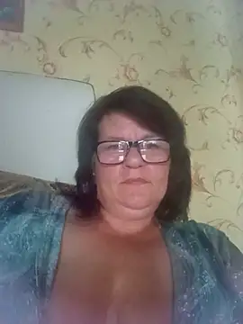 NysiOlsen online show from August 5, 3:37 pm