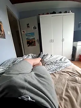 Snapshot of n-alan88 chatting on February 11, 3:28 pm n-alan88 online show from February 11, 3:28 pm