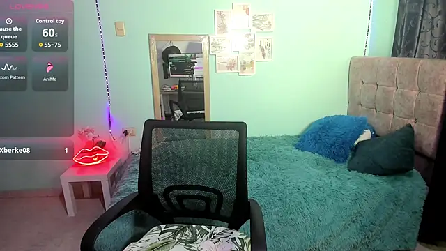 Snapshot of talia_mystic chatting on July 28, 6:42 pm talia mystic online show from July 28, 6:42 pm