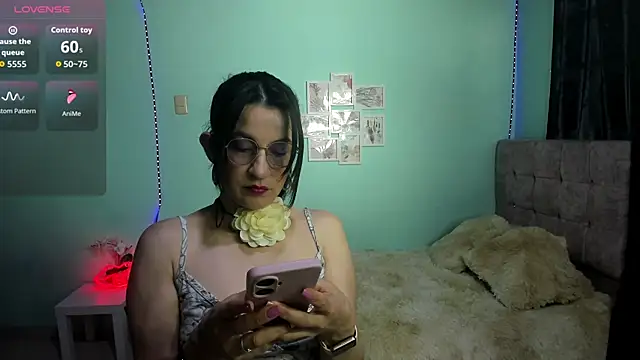 Snapshot of talia_mystic chatting on August 3, 1:38 pm talia mystic online show from August 3, 1:38 pm