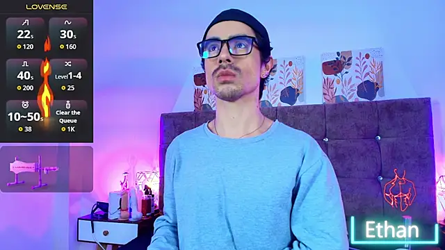 Ethan Briggs  online show from June 27, 3:22 am