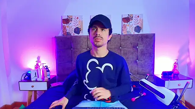 Ethan Briggs  online show from July 16, 3:34 am