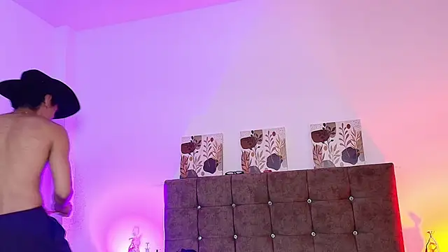 Ethan Briggs  online show from July 20, 10:39 am