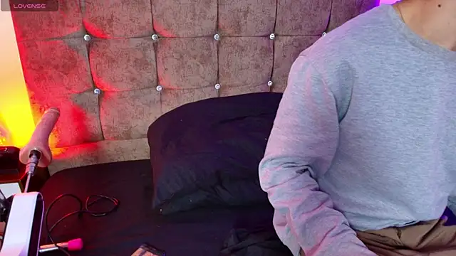 Ethan Briggs  online show from July 23, 3:37 am