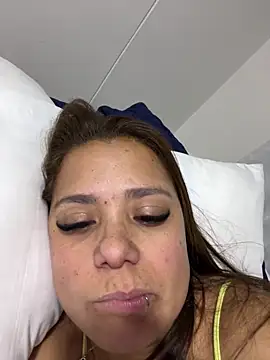 Pretty  Milf online show from April 5, 11:24 pm