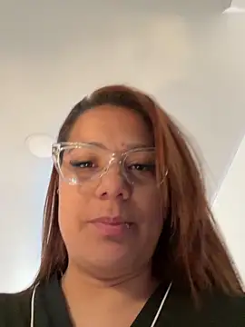 Snapshot of Pretty__Milf chatting on May 30, 12:35 pm Pretty Milf online show from May 30, 12:35 pm