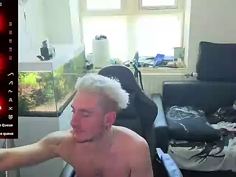 Rayzel White online show from April 30, 12:11 pm