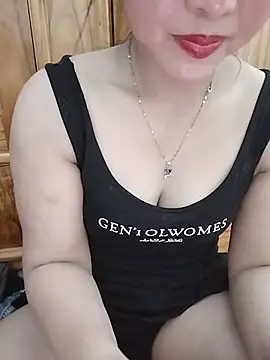 Snapshot of MaiNgoc_sexy chatting on July 11, 4:15 am MaiNgoc sexy online show from July 11, 4:15 am