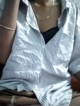 Snapshot of Lisa_xx2 chatting on February 3, 11:37 am Lisa xx2 online show from February 3, 11:37 am