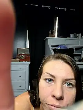 Snapshot of tastemecaroline chatting on February 14, 2:58 pm tastemecaroline online show from February 14, 2:58 pm