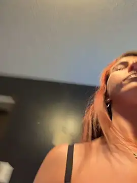 Snapshot of tastemecaroline chatting on March 1, 7:38 pm tastemecaroline online show from March 1, 7:38 pm