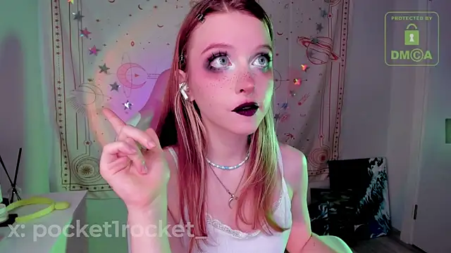 Snapshot of _PocketRocket_ chatting on November 6, 12:00 am PocketRocket online show from November 6, 12:00 am