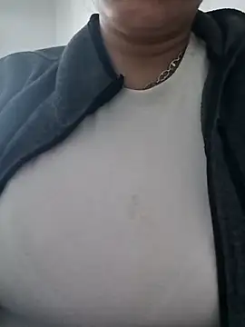 Snapshot of Karanfilim chatting on January 13, 6:18 am Karanfilim online show from January 13, 6:18 am