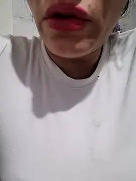 Snapshot of Karanfilim chatting on January 14, 12:16 am Karanfilim online show from January 14, 12:16 am