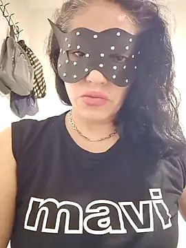 Snapshot of Karanfilim chatting on July 9, 9:41 pm Karanfilim online show from July 9, 9:41 pm