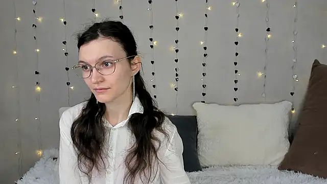 ThoraMarola online show from February 17, 5:04 am