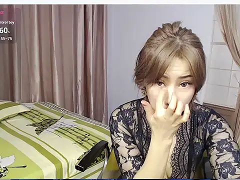 lucyyanyan online show from February 13, 12:01 pm