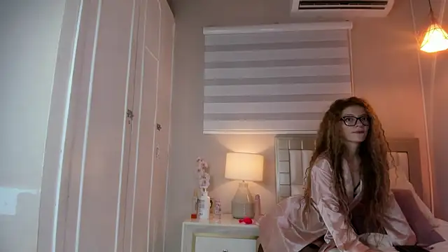 isabela  x online show from February 27, 11:32 am