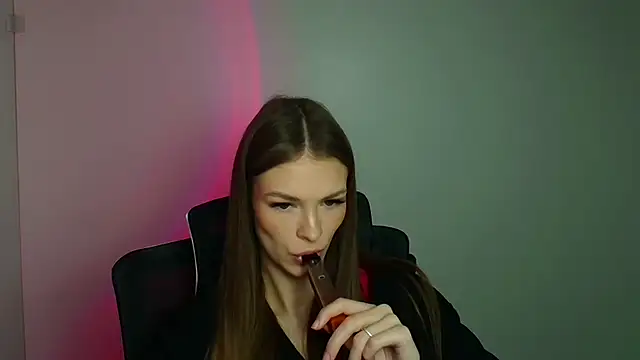 Lina Loveuu online show from February 19, 12:45 pm