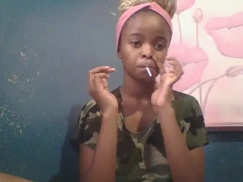 petitemew online show from March 25, 7:14 am