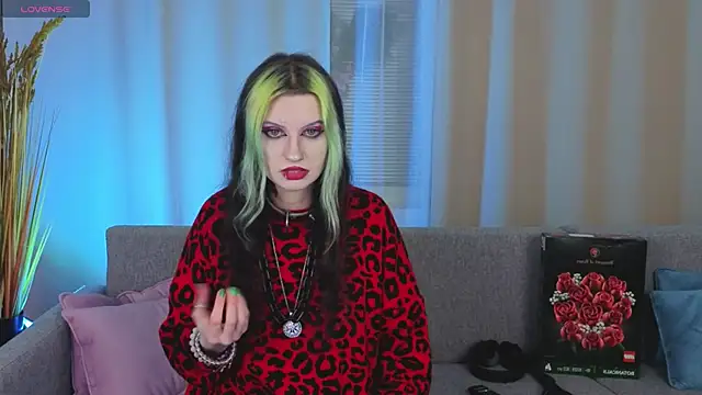 ToxicKittyy online show from March 13, 9:43 pm